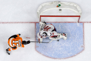 Braden Holtby and the Caps look for revenge against the Philadelphia Flyers Wednesday night in D.C. (AP Photo/Matt Slocum)