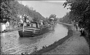 Riding the old time canal boat -- an experience that can be recaptured in the C&O canal tours this summer. (Courtesy National Park Service)