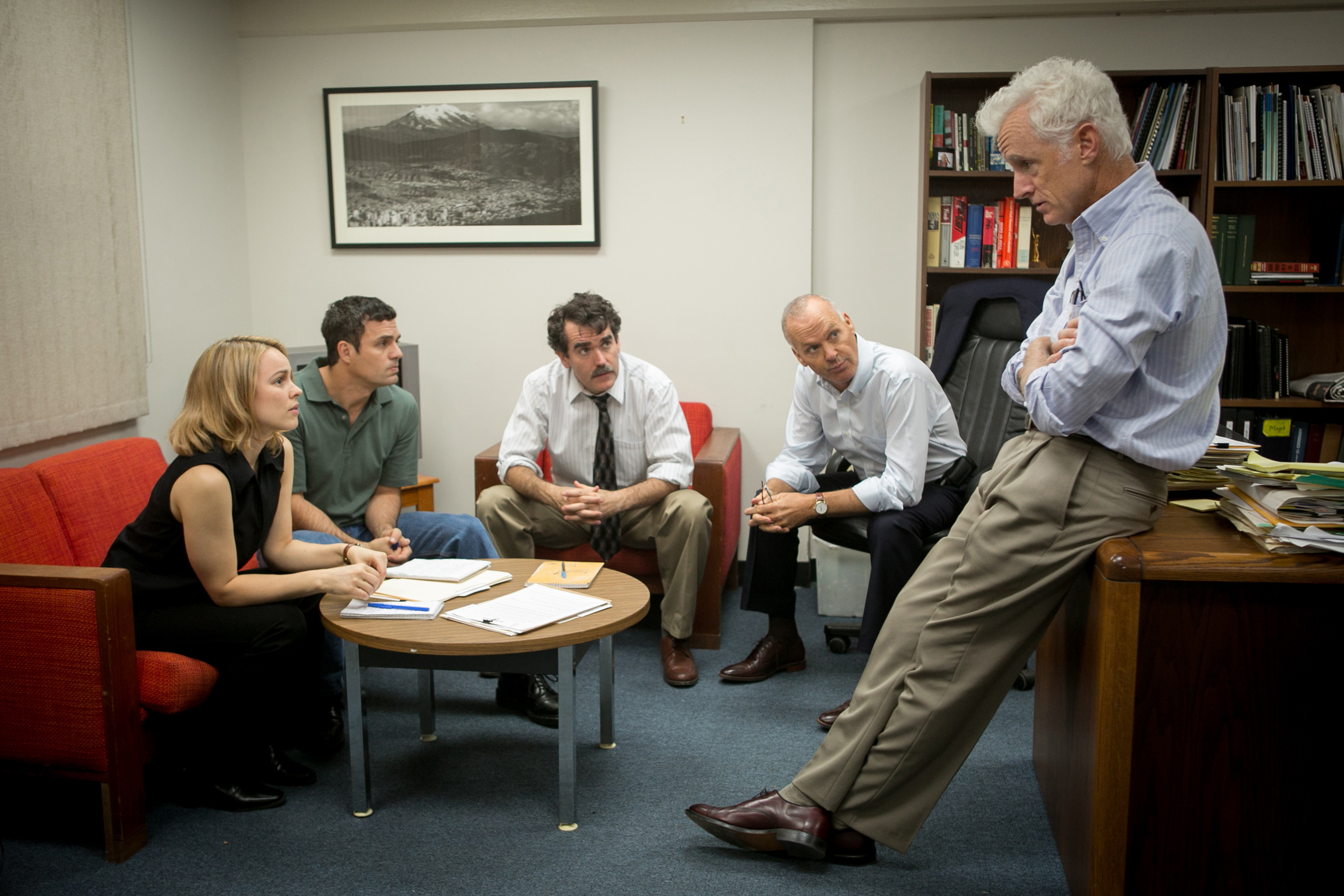 (Left to right) Rachel McAdams, Mark Ruffalo, Brian d’Arcy, Michael Keaton and John Slattery in 'Spotlight.' (Kerry Hayes / Distributor: Open Road Films)