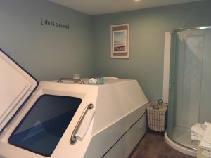 This is one of the flotation therapy rooms at Hope Floats in Bethesda, Md. (WTOP/Tiffany Arnold)