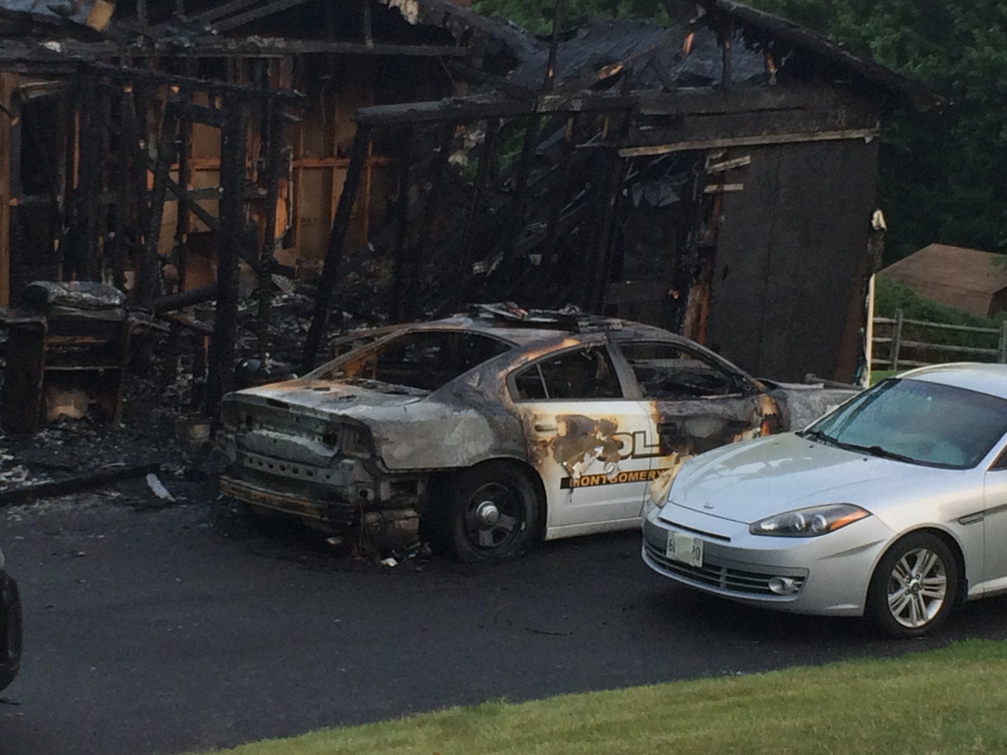 Explosions heard as fire destroys police cruiser, home in Damascus - WTOP
