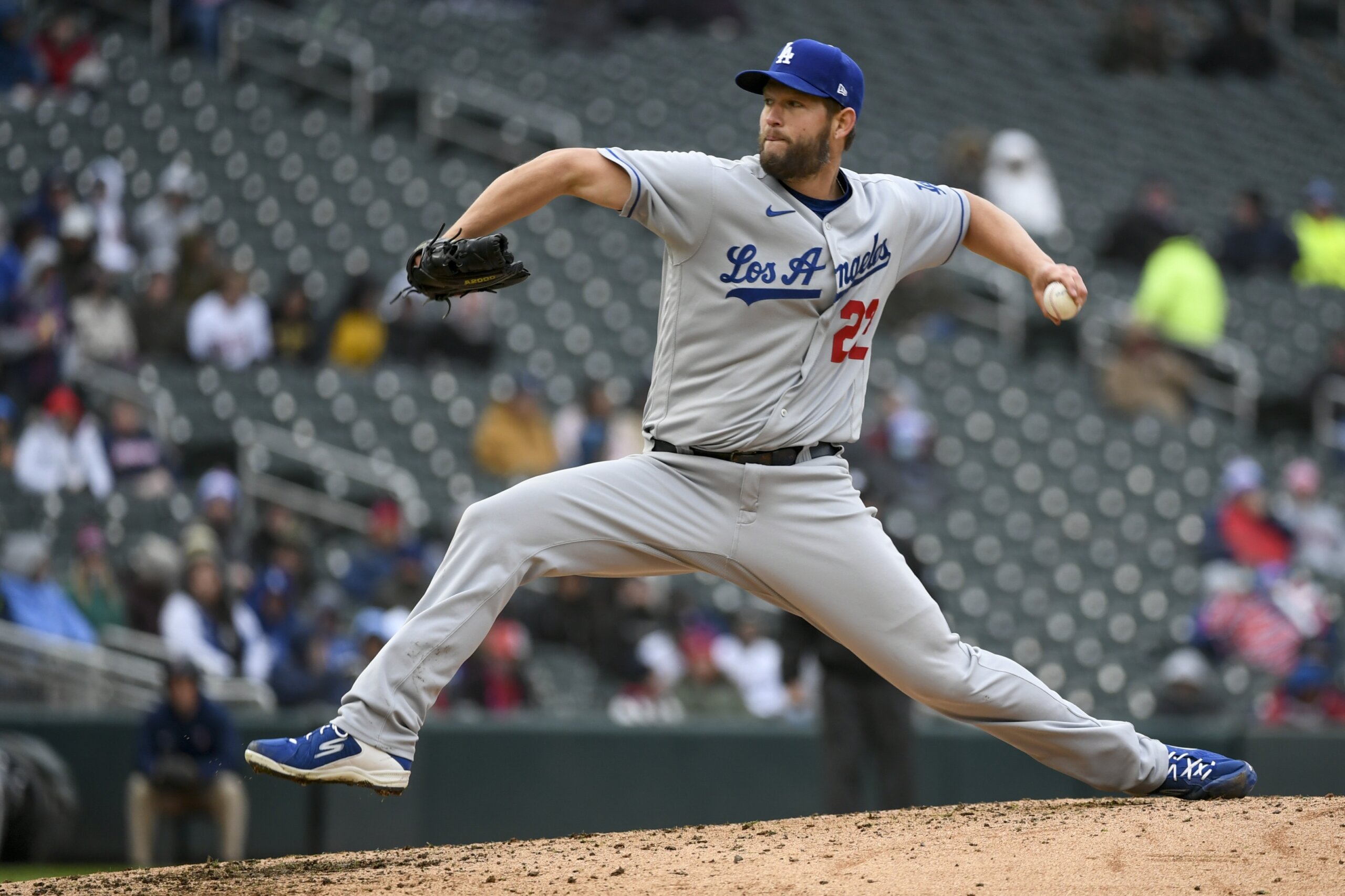 Kershaw perfect through 7 innings, Dodgers beat Twins 7-0 | WTOP News
