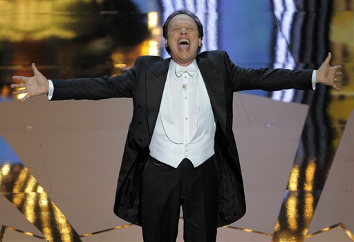 Billy Crystal and Queen Latifah look marvelous as they headline this year’s Kennedy Center Honors