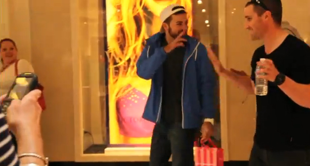 Fake celebrity gets groupies, security escort at Va. mall (VIDEO)