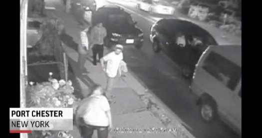 Unconscious man repeatedly robbed on sidewalk (VIDEO)