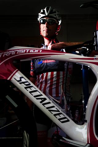 Cyclist’s team races cross-country for wounded vets