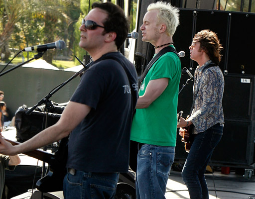 Fountains of Wayne back on the scene with three acoustic shows