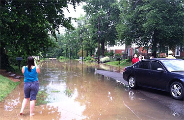 Huntington residents warned to move cars to higher ground