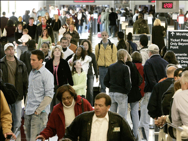 Procrastinators: Why flights for Thanksgiving cost you more