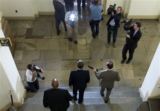 Obama, lawmakers meet on shutdown's 2nd day