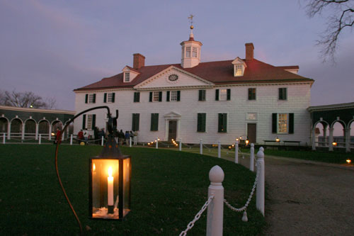 Candlelight Christmas tours at Mount Vernon delight for a decade