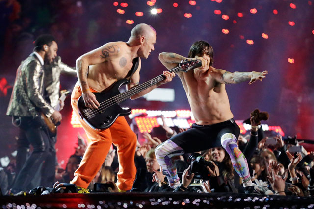 Did the Red Hot Chili Peppers plug in their instruments for Super Bowl halftime show?