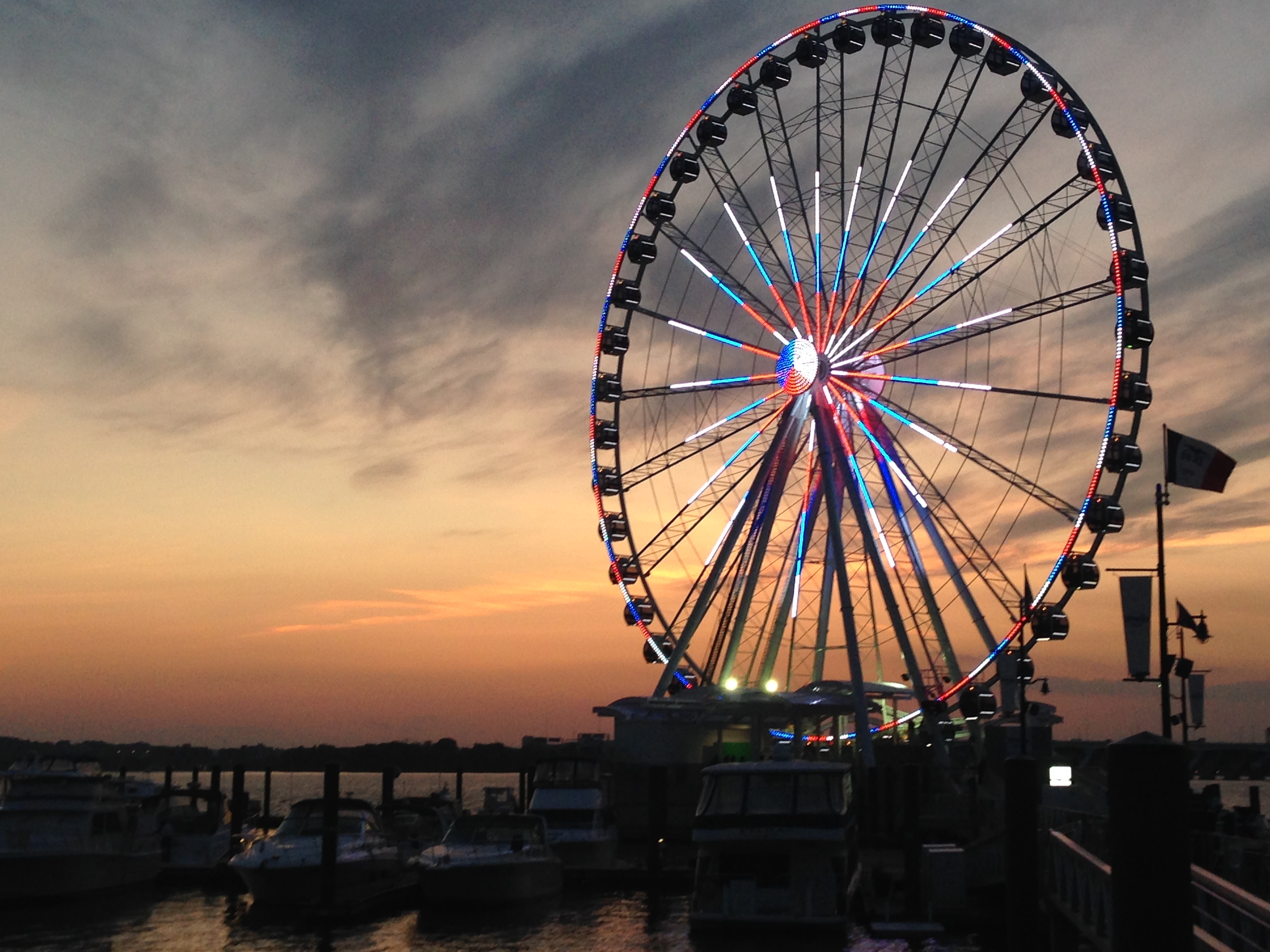 Over 30 rescued after Capital Wheel loses power - WTOP News