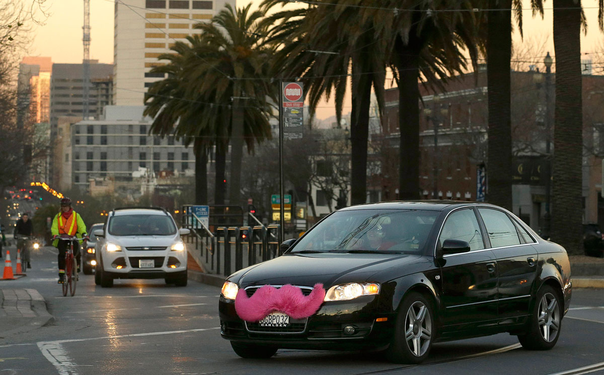 Va. orders Uber, Lyft to stop operating in state