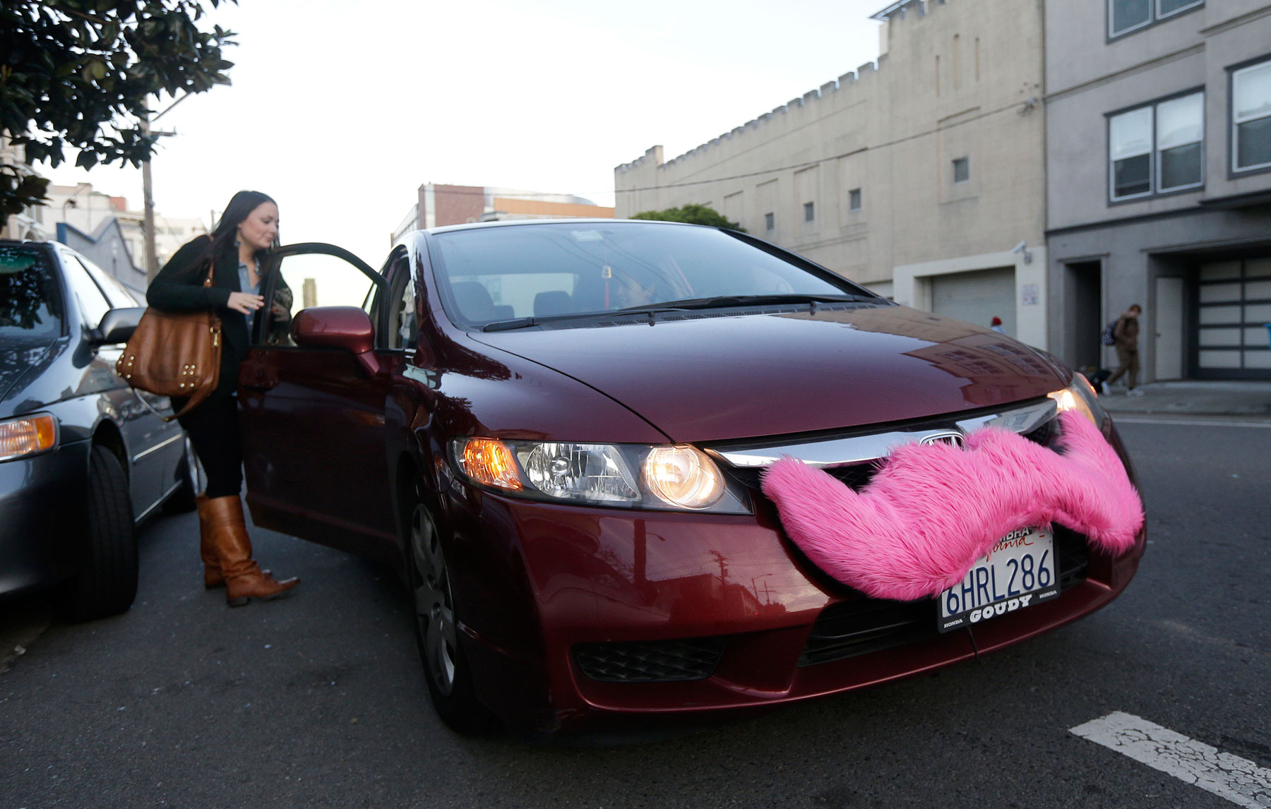 Taxi, limo companies say Uber, Lyft break the rules
