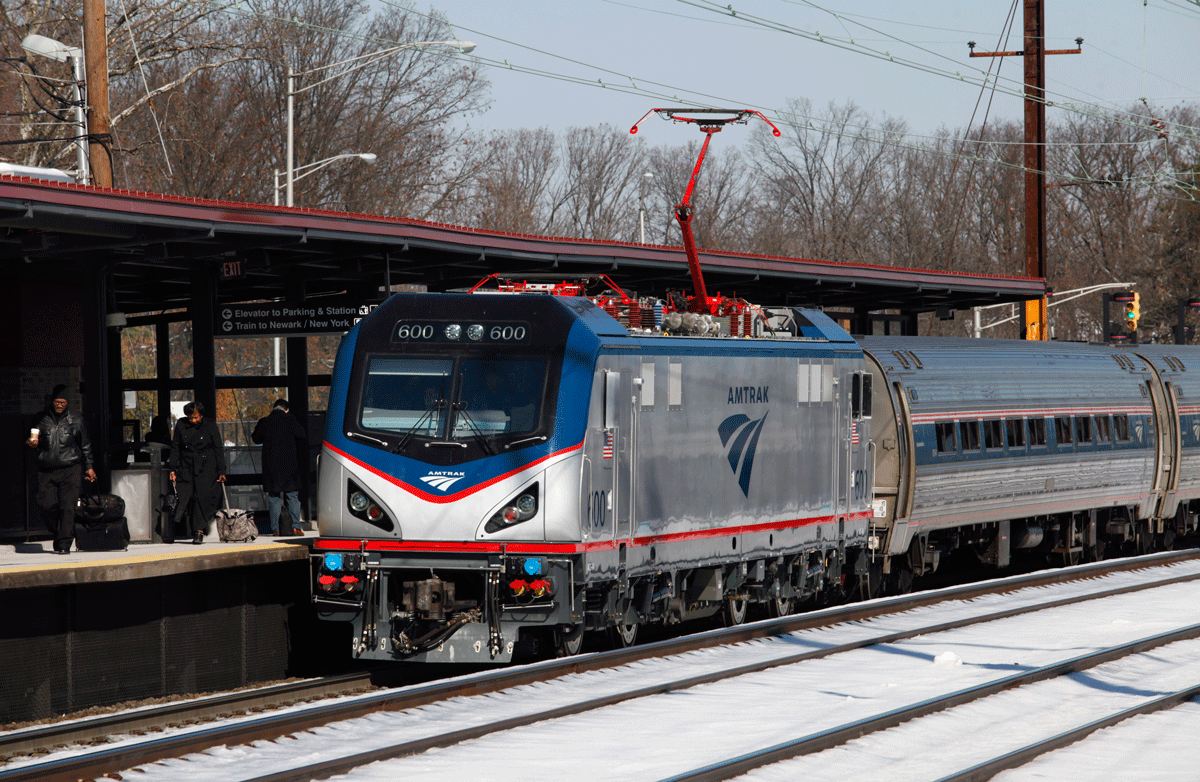 After complaints, Amtrak to launch high-speed WiFi network