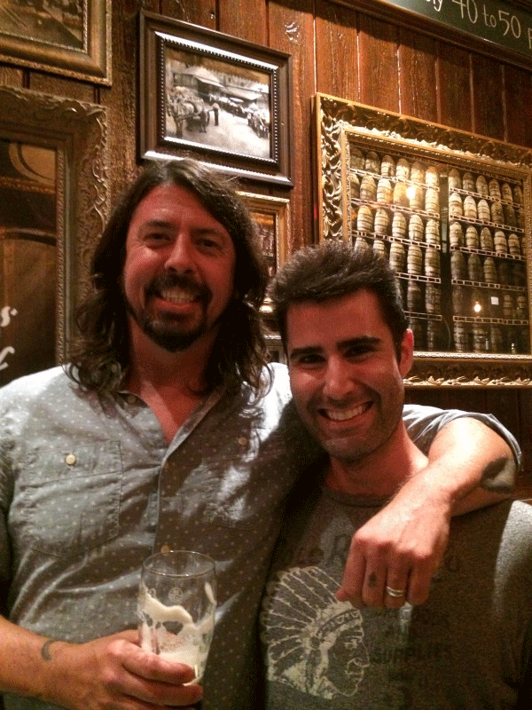 Dave Grohl hangs out at Ri Ra
