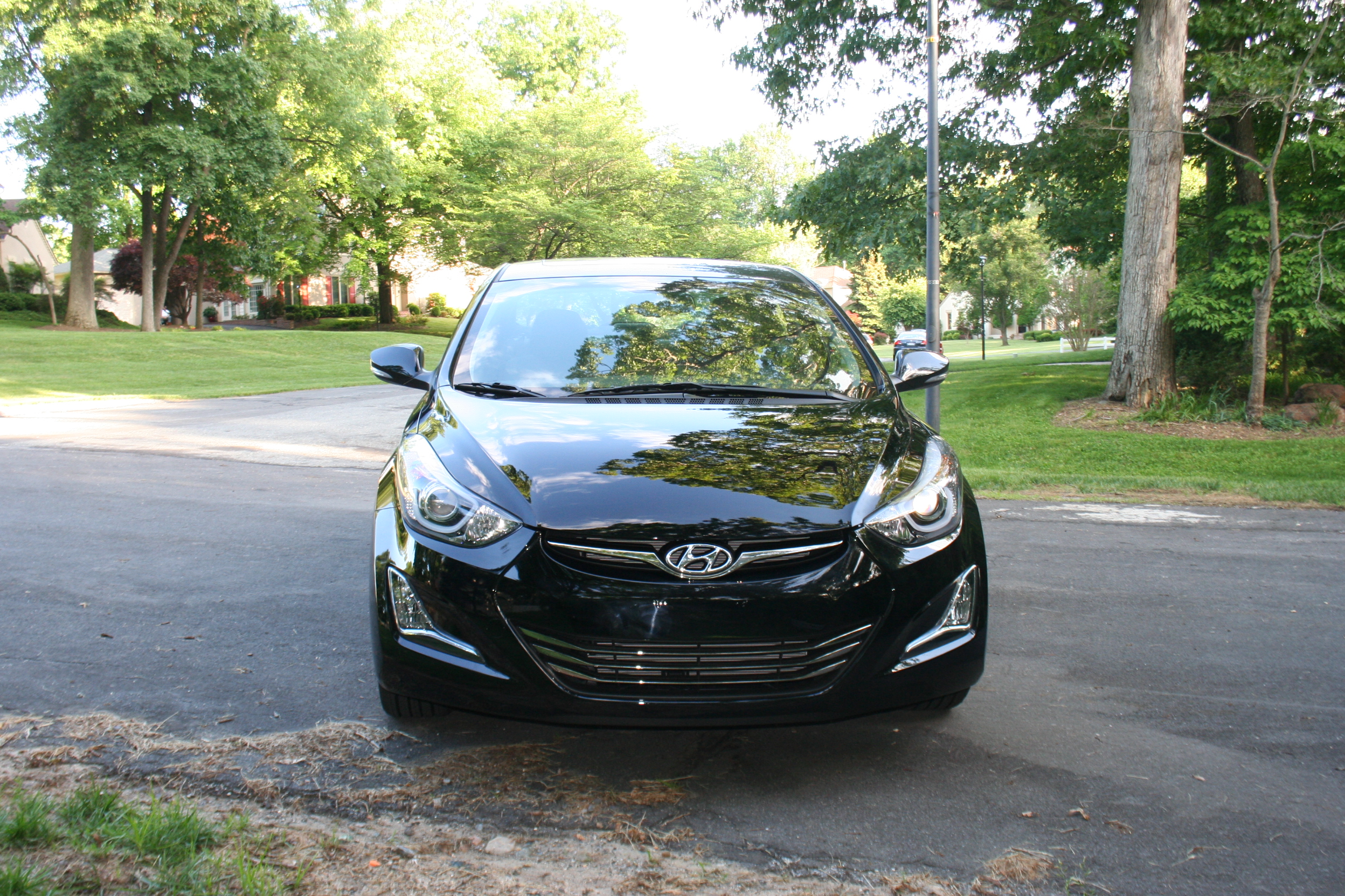 Car Report: 2014 Hyundai Elantra Limited is packed with features at decent price