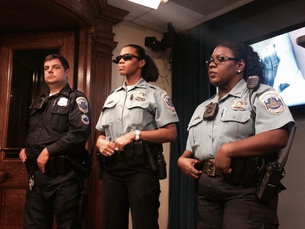 DC police to start wearing body cameras