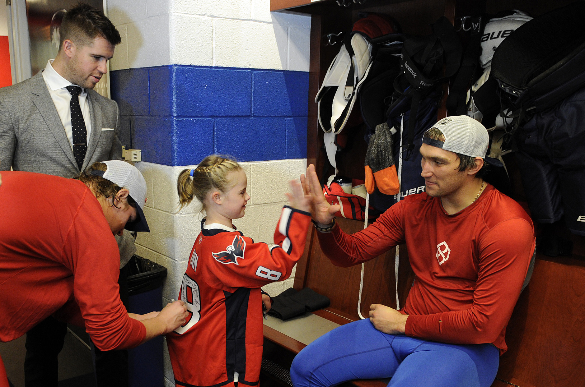Early birthday present: Alex Ovechkin skates with three-year-old Caps fan  after practice