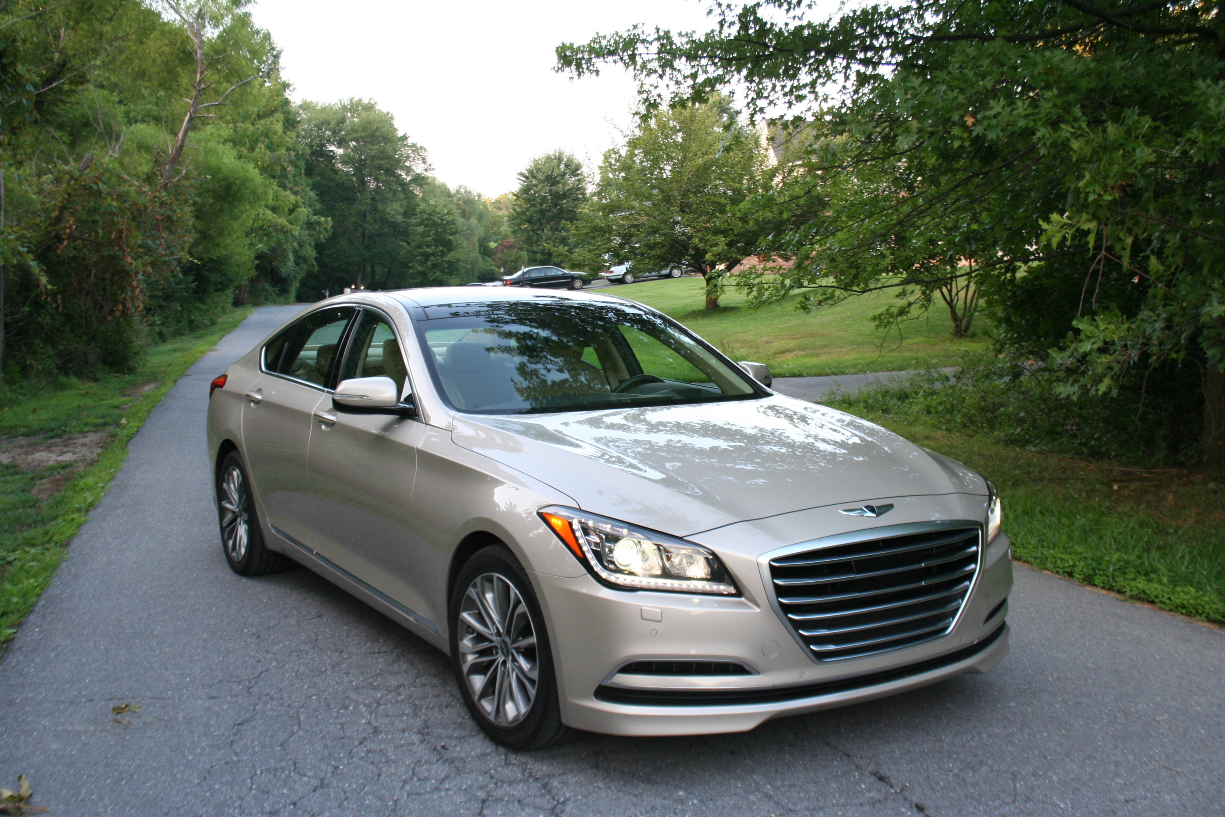 Car Report: 2015 Hyundai Genesis looks to make a mark