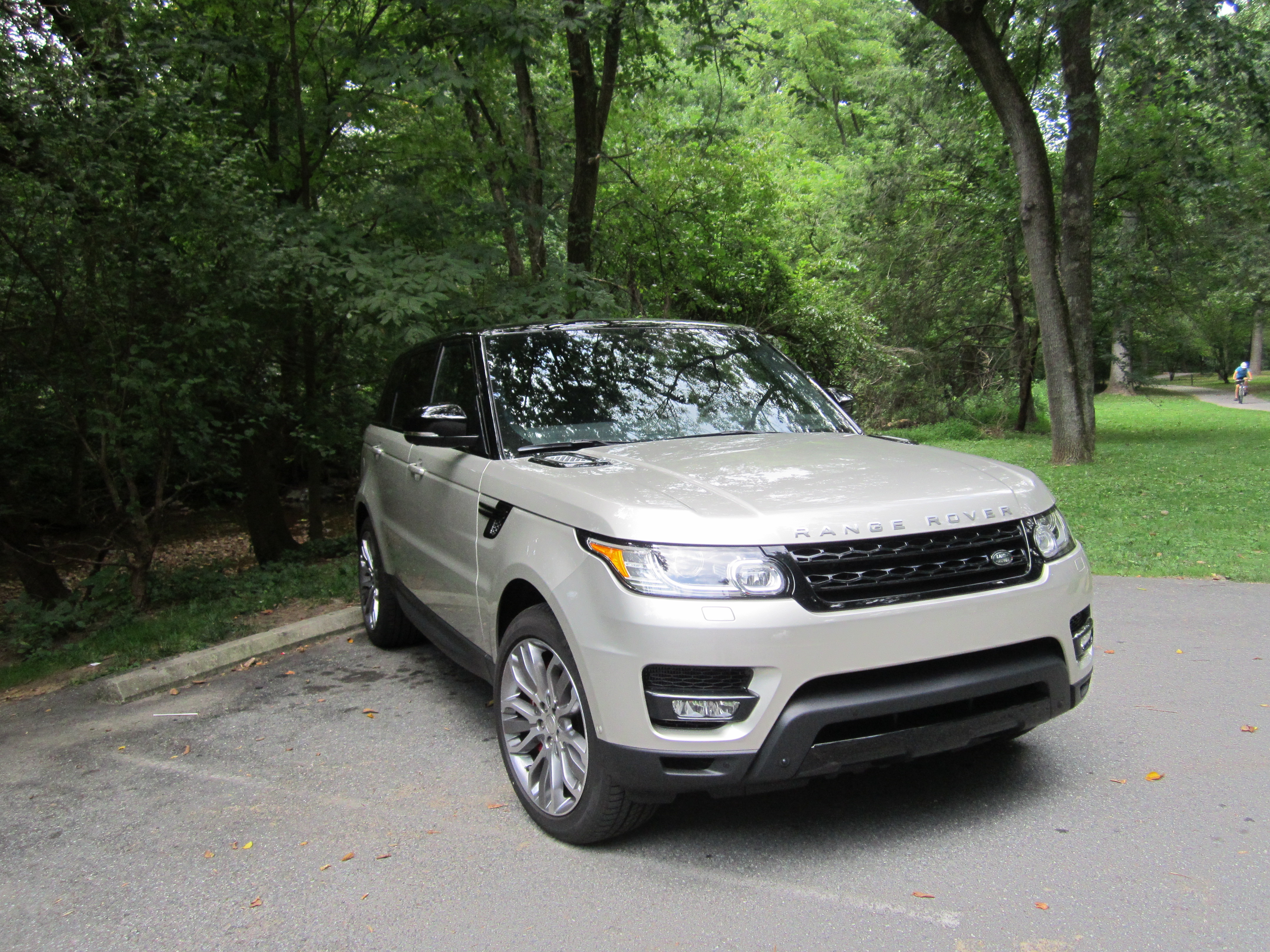 Car Report: Range Rover Sport is redesigned with big improvements