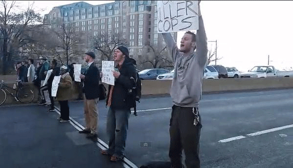 When protesters block traffic: D.C. police protocol