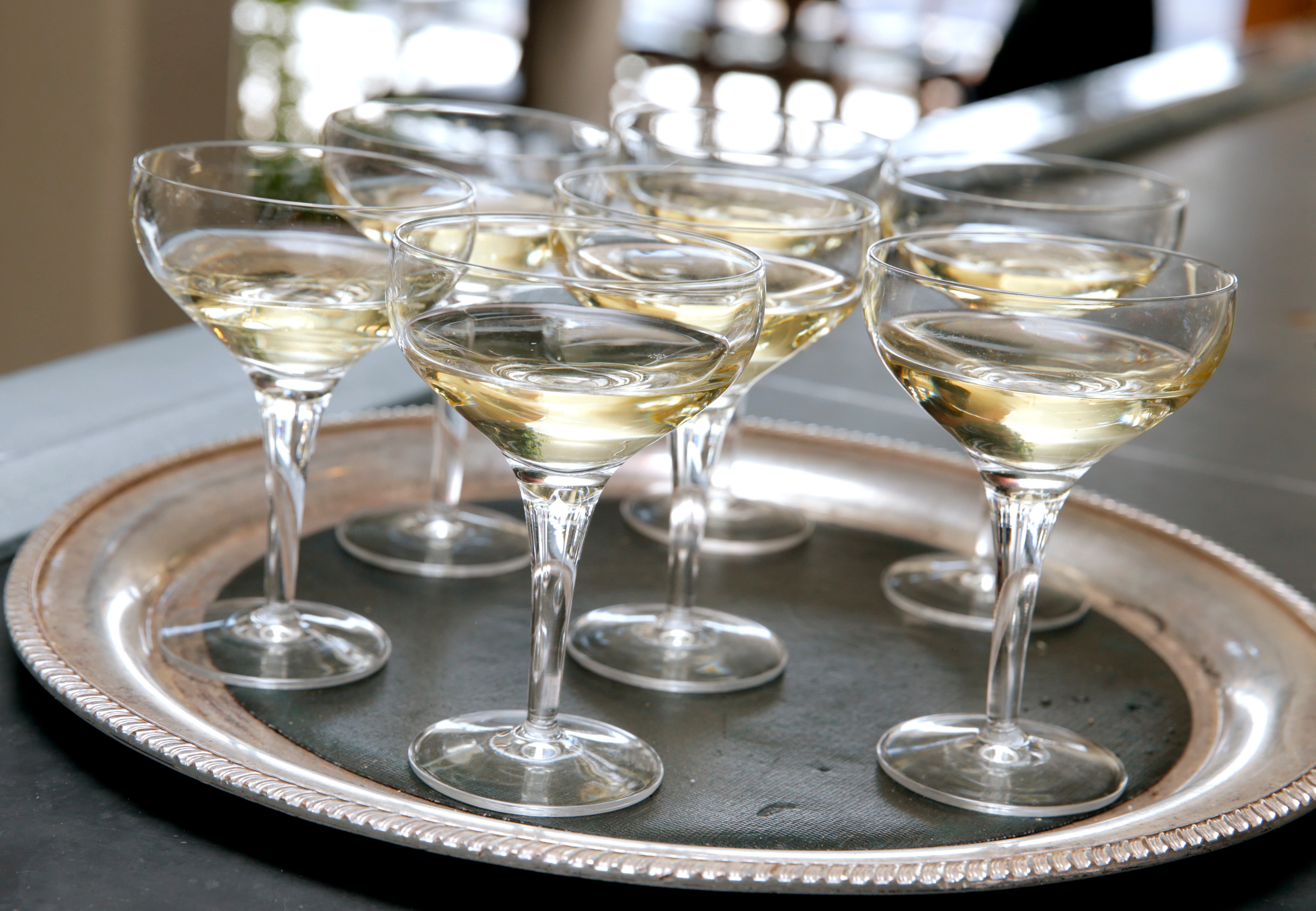 The Best Sparkling Wine and Food Pairings for Holiday Parties