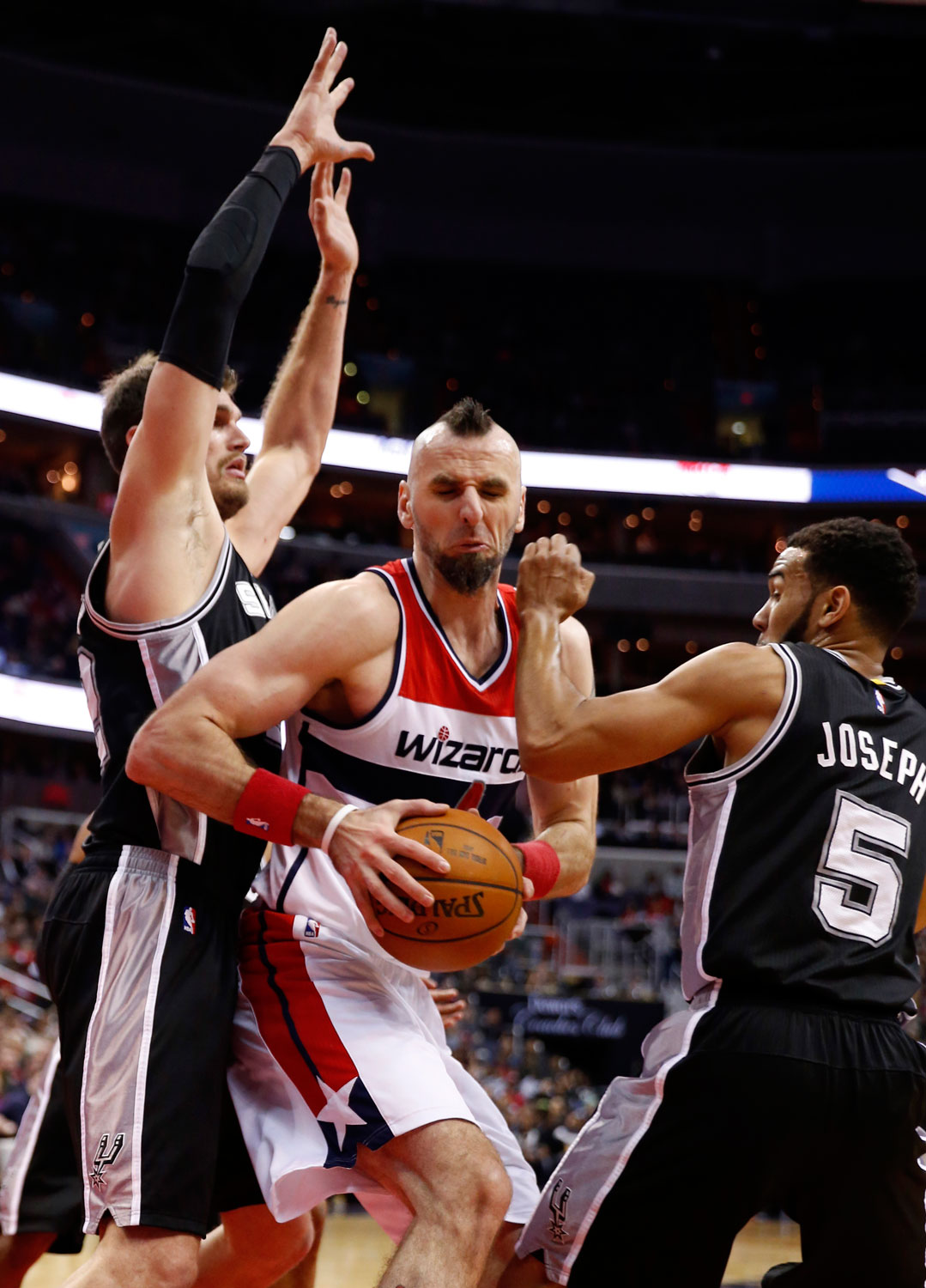 Wizards’ Marcin Gortat shaves off mohawk after low-scoring game