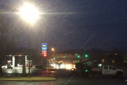 WTOP's Rob Stallworth captured some snow falling in Riverdale, Maryland, at about 7 a.m. Monday. (WTOP/Rob Stallworth)