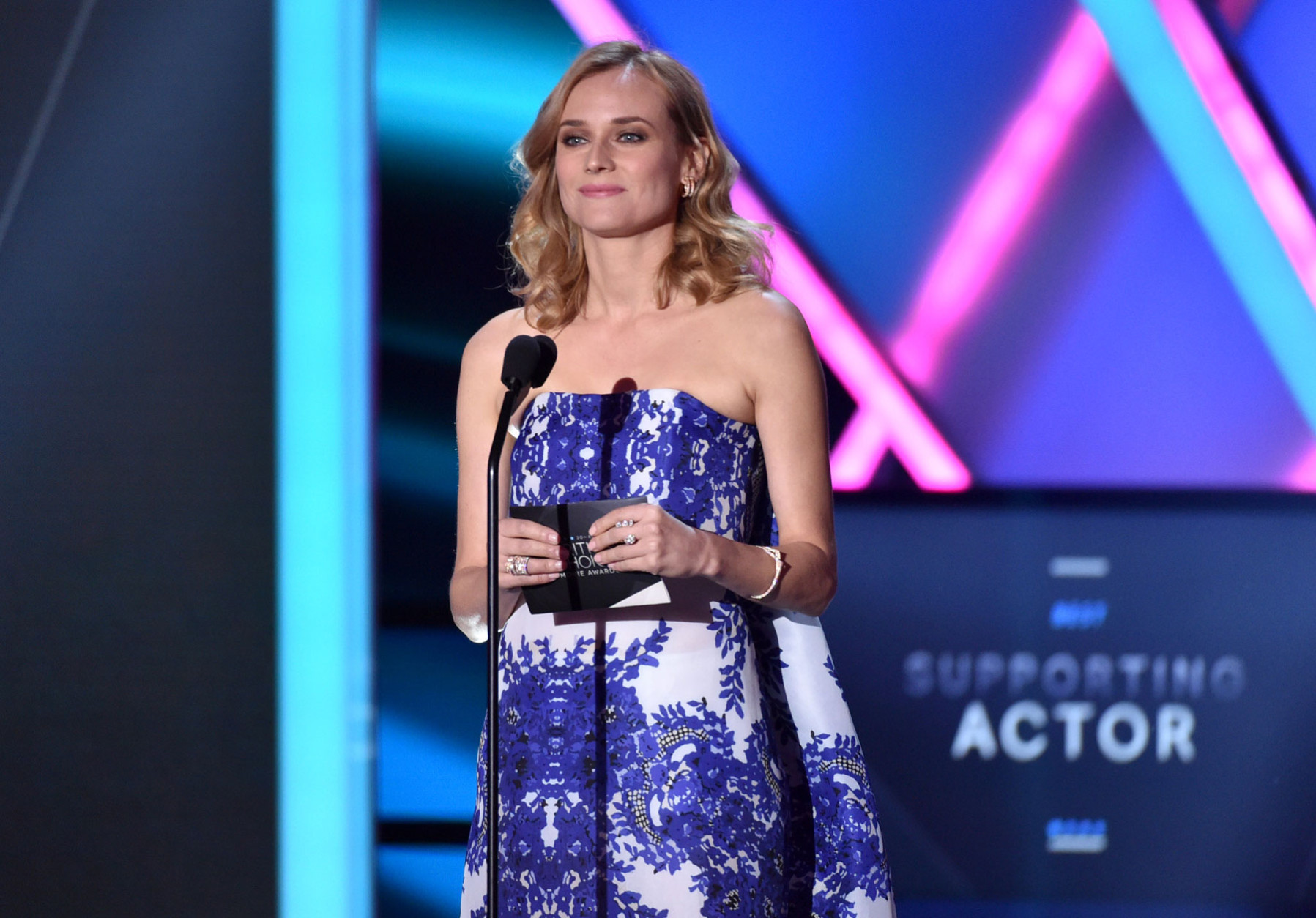

Diane Kruger presents the best supporting actor award at the 20th annual Critics' Choice Movie Awards at the Hollywood Palladium on Thursday, Jan. 15, 2015, in Los Angeles. (Photo by John Shearer/Invision/AP)