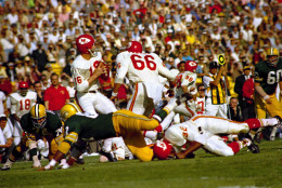 The Green Bay Packers beat Len Dawson (16) and the Kansas City Chiefs in the inaugural Super Bowl, played at the Los Angeles Coliseum in 1967. (AP)