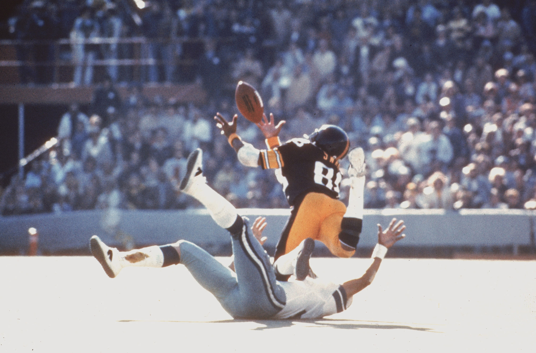Pittsburgh Steelers wide receiver Lynn Swann dives to catch a pass from quarterback Terry Bradshaw during Super Bowl X in Miami. (AP)