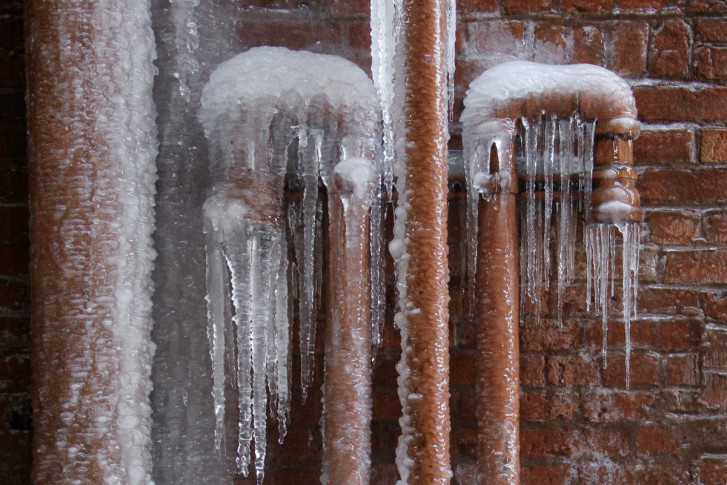 Reports of frozen or broken pipes spike due to cold | WTOP