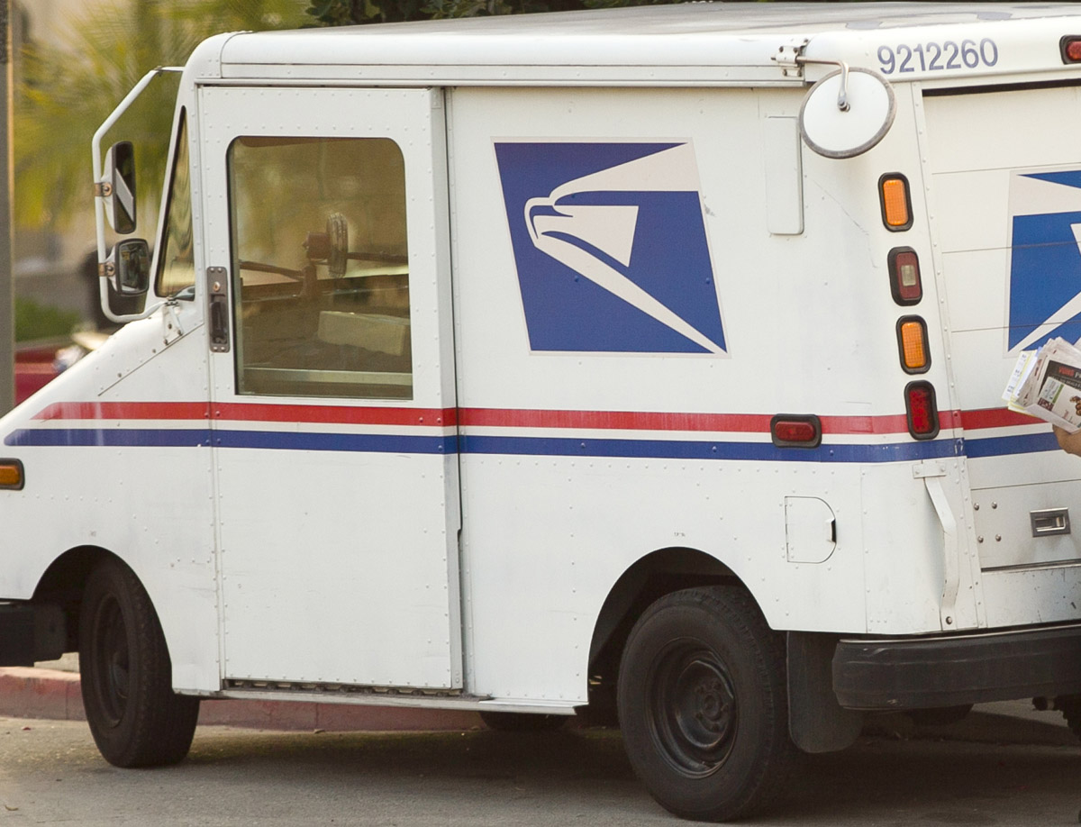 U.S. Postal Service sets shipping deadlines for 2015 holidays