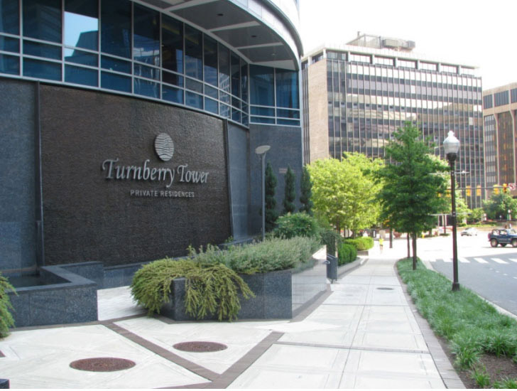 Turnberry Tower is a condominium building and is Arlington's tallest residential building. It features a rooftop patio, indoor pool, theater and party room. (MRIS Homes)