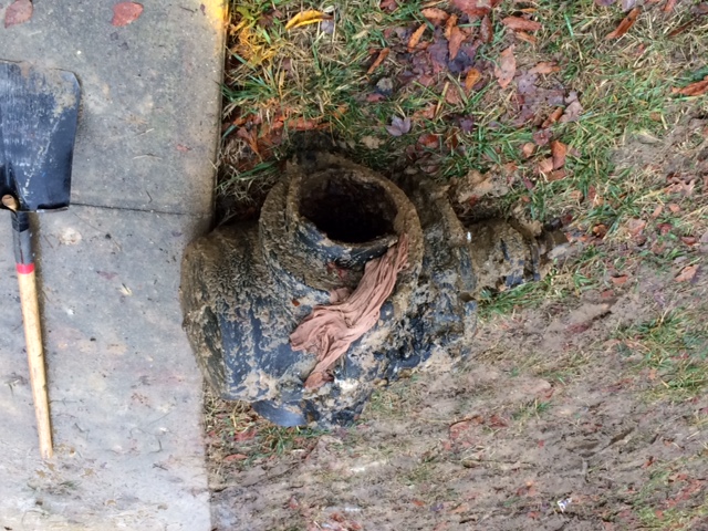 This valve broke in two places and was the cause of the water main break on northbound Route 29. (WTOP/Rob Stallworth)