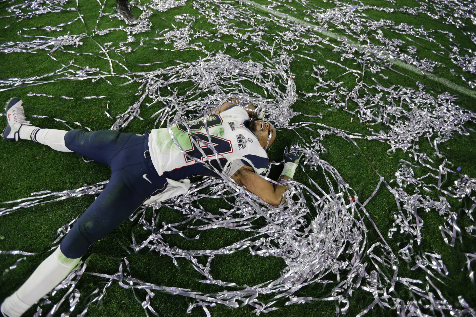 New England Patriots running back Shane Vereen (34) celebrates after an NFL Super Bowl XLIX football game against the Seattle Seahawks Sunday, Feb. 1, 2015, in Glendale, Ariz. The Patriots won the game 28-24. (AP Photo/Ben Margot)