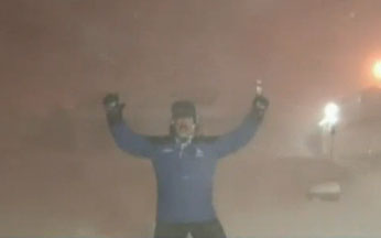 Weather Channel meteorologist overjoyed by thundersnow (Video)