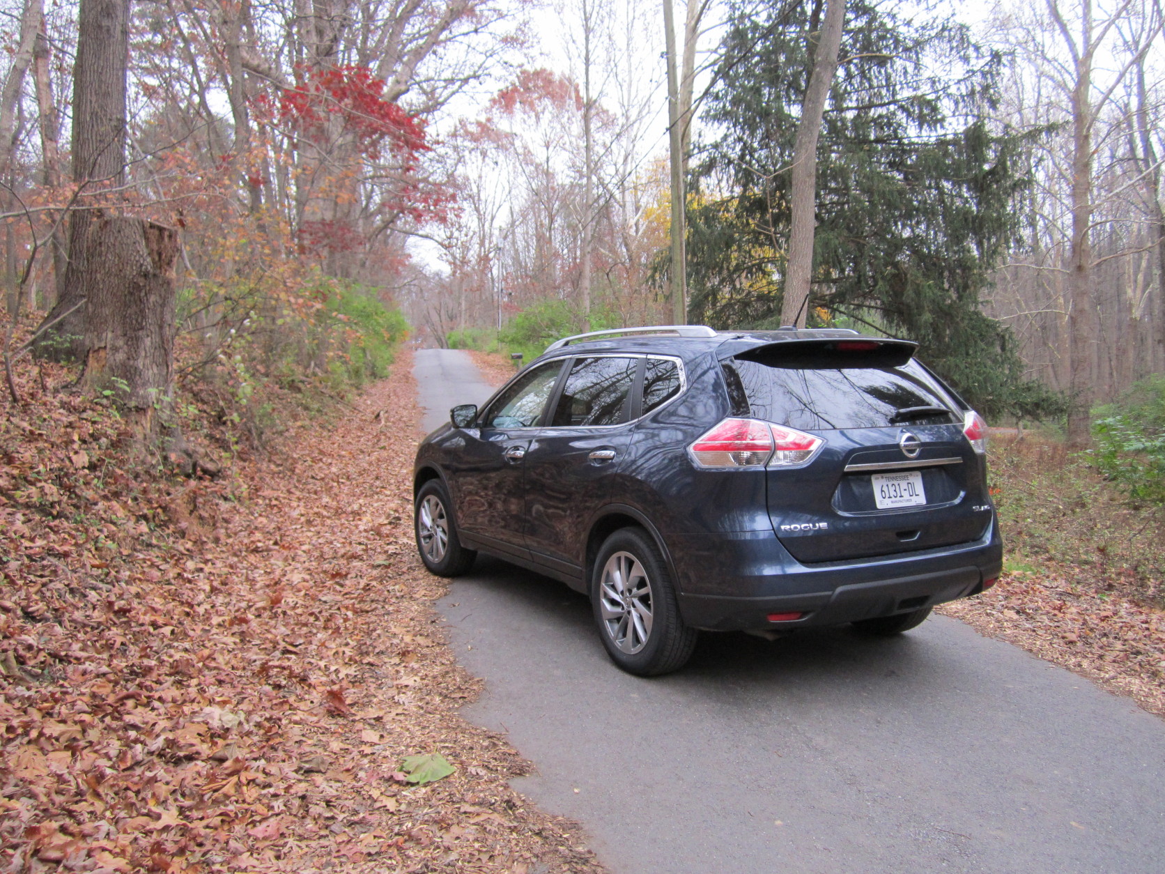 The 2015 Nissan Rogue's power rear lift gate is a welcome feature in the small crossover class. (WTOP/Mike Parris)