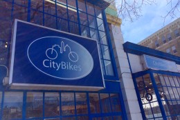 Staffers at City Bikes followed the suspect until police apprehended him. (WTOP/Kate Ryan)