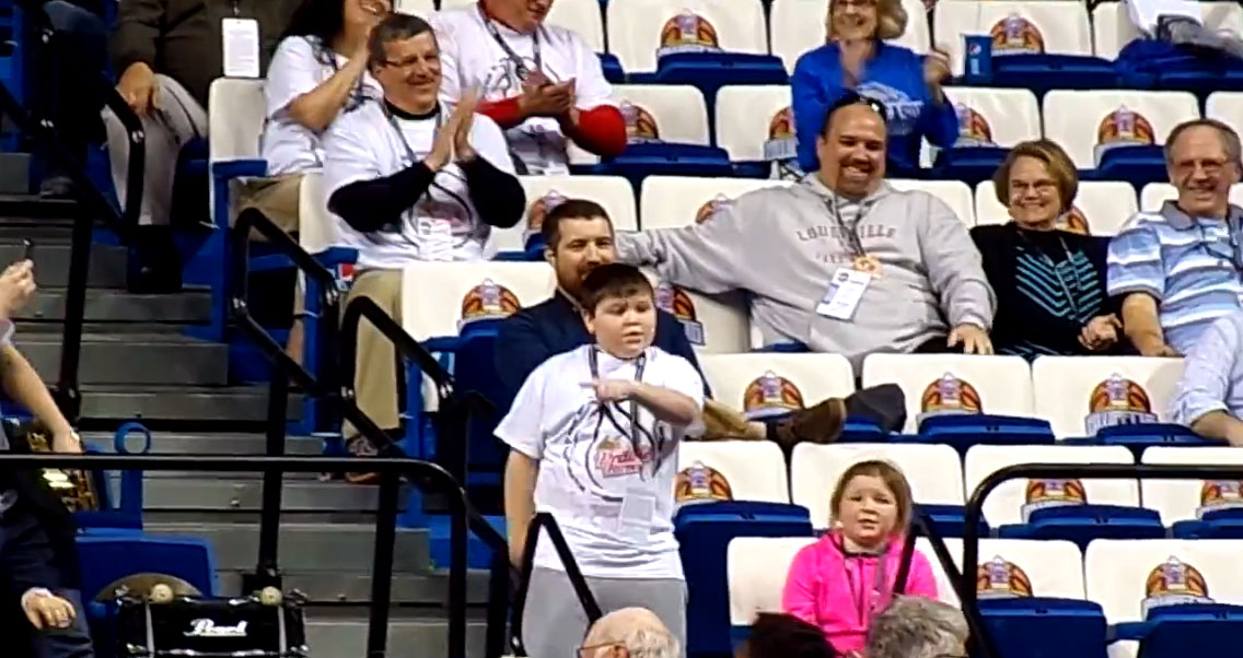 Boy’s dance moves steal the show at basketball tournament (Videos)