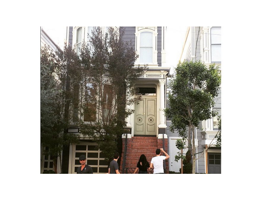 ‘Uncle Jesse’ visits famous Bay Area house