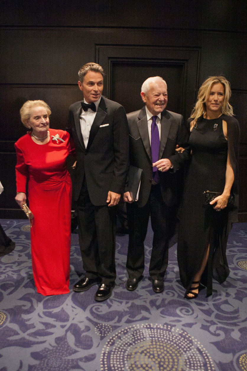 WASHINGTON, DC - APRIL 25:  (L-R) Madeleine Albright, Tim Daly, Bob Schieffer, and Tea Leoni attend the 101st Annual White House Correspondents' Association Dinner at the Washington Hilton on April 25, 2015 in Washington, DC.  (Photo by Teresa Kroeger/Getty Images)
