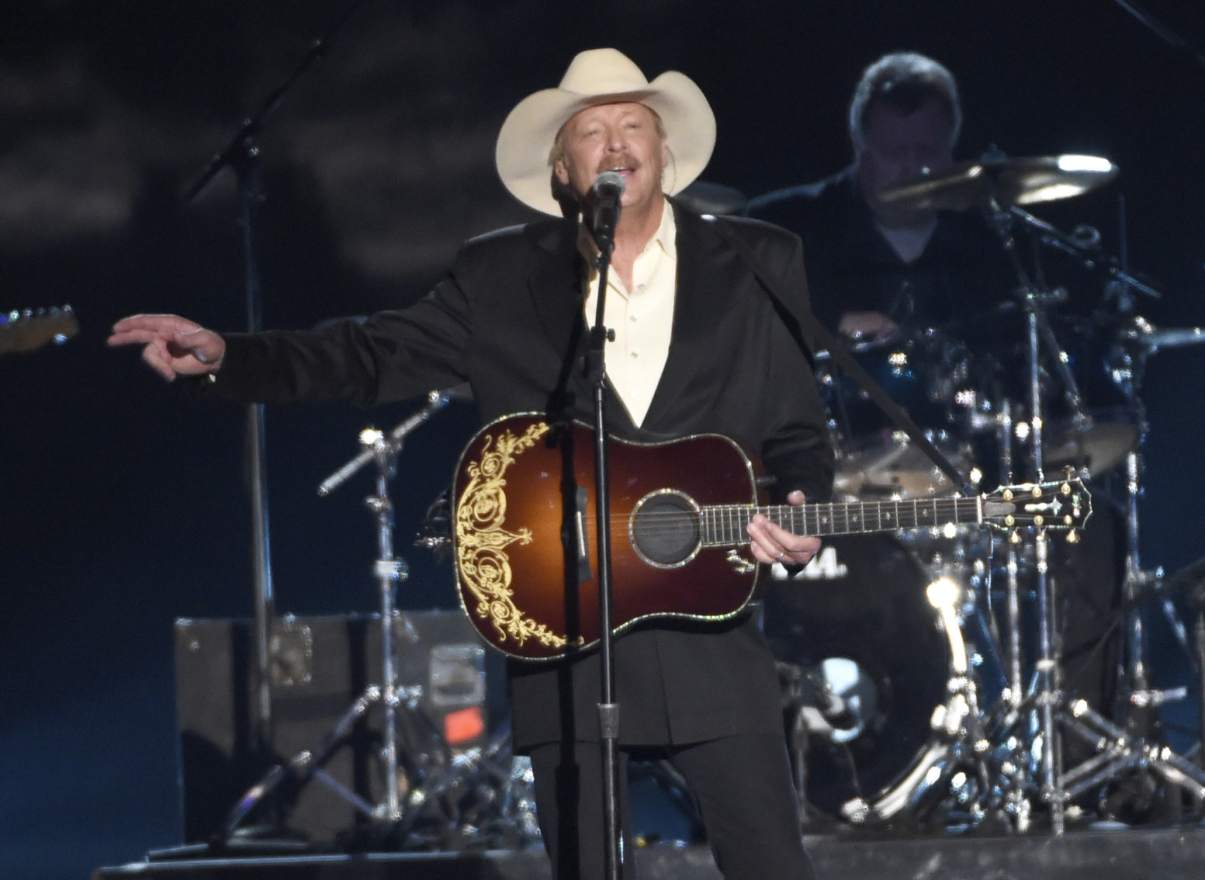 Alan Jackson performs at the 50th annual Academy of Country Music Awards at AT&amp;T Stadium on Sunday, April 19, 2015, in Arlington, Texas. (Photo by Chris Pizzello/Invision/AP)