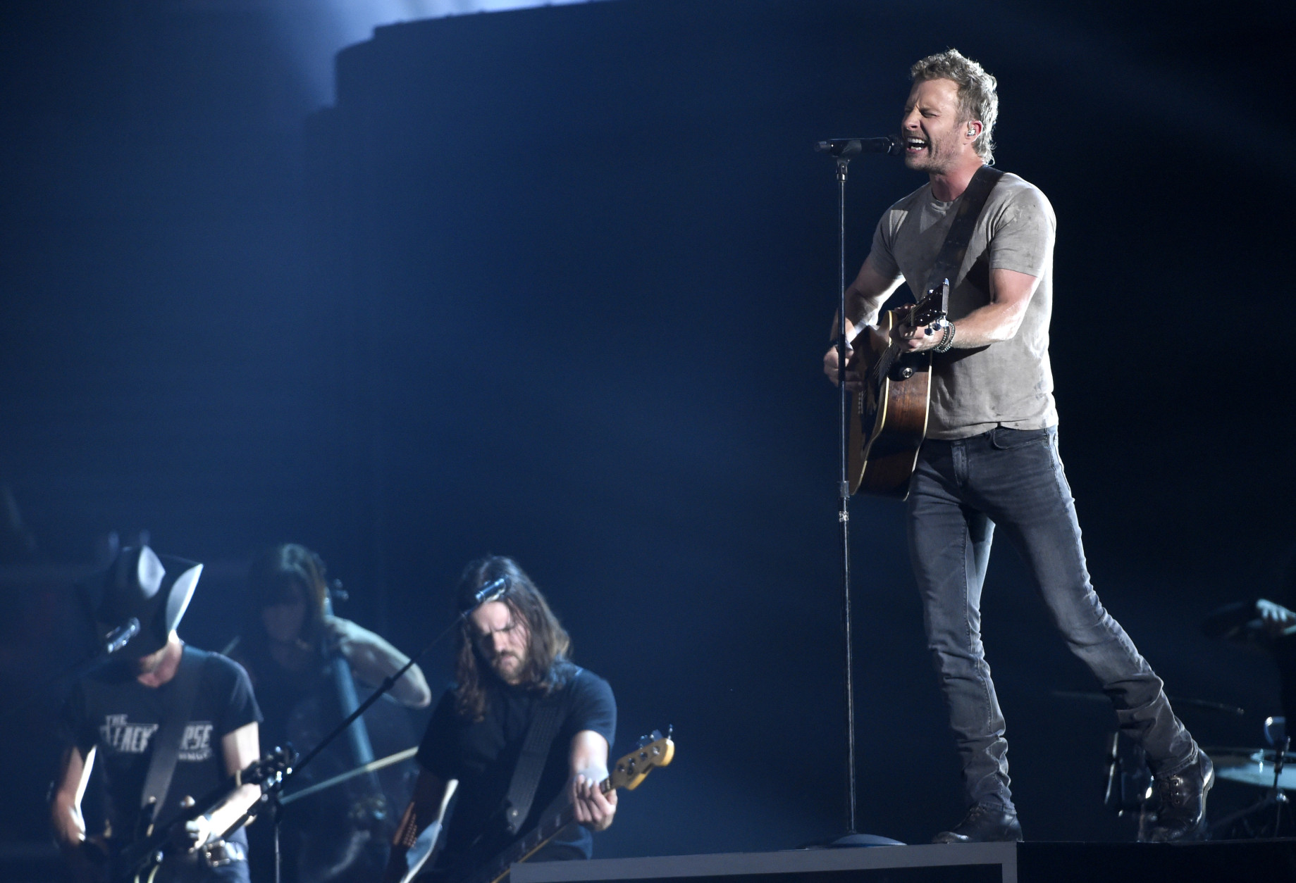 Dierks Bentley performs at the 50th annual Academy of Country Music Awards at AT&amp;T Stadium on Sunday, April 19, 2015, in Arlington, Texas. (Photo by Chris Pizzello/Invision/AP)