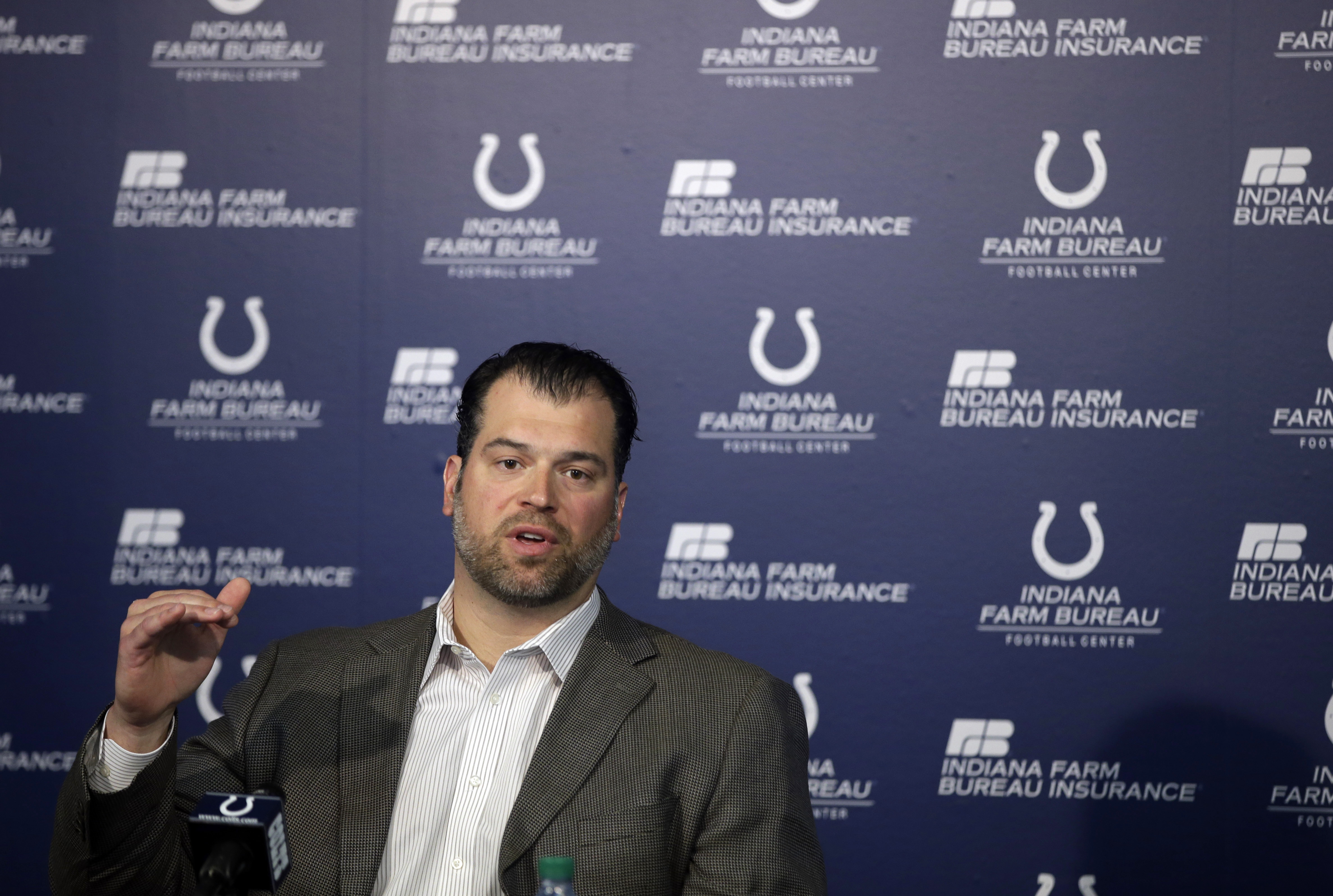 Colts sticking to long-term plan while trying to win now