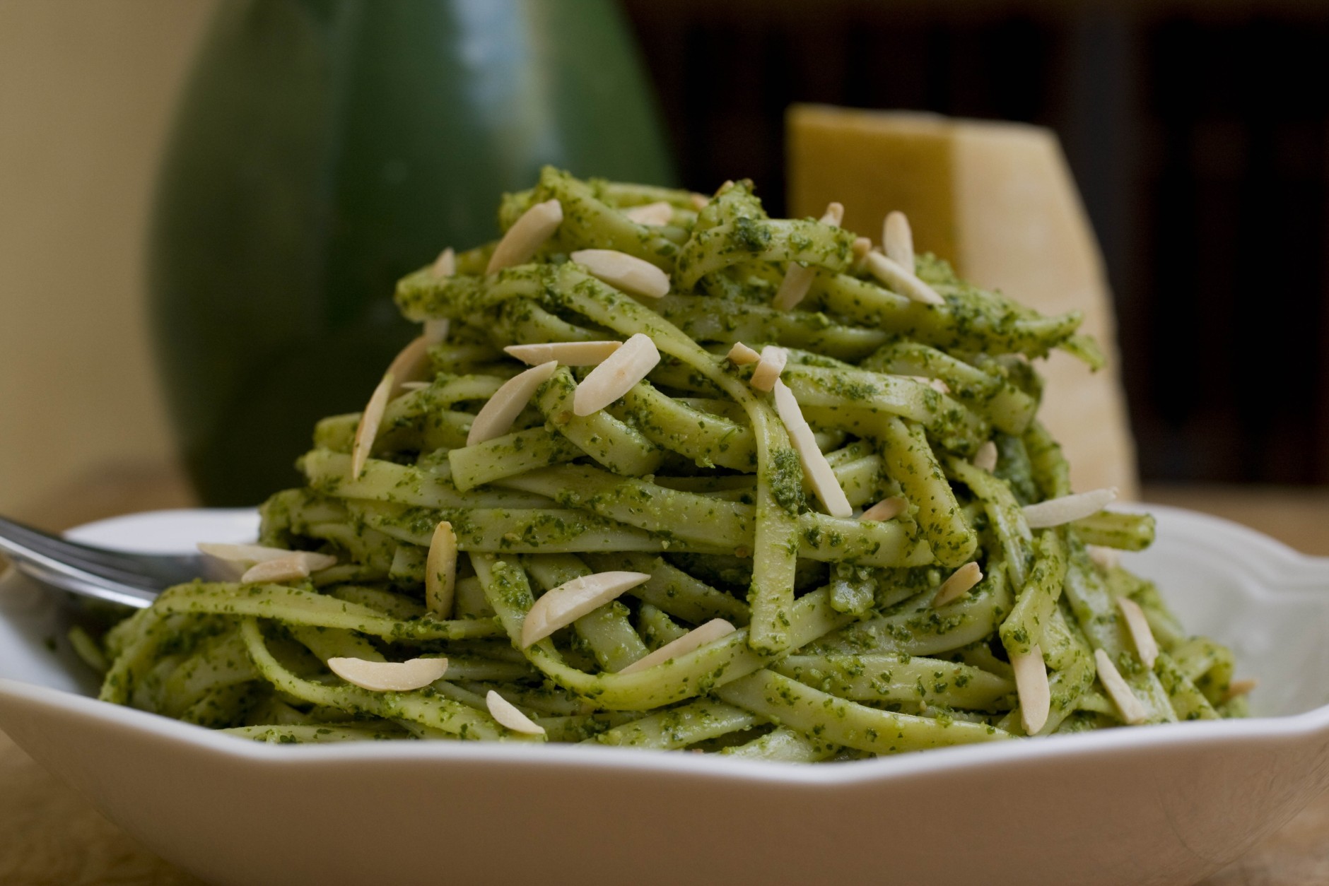 **FOR USE WITH AP LIFESTYLES**  Cilantro and Toasted Almond Pesto is shown in this Monday April 6, 2009 photo. Cilantro provides the flavor punch in this Cilantro and Toasted Almond Pesto, shown served on linguini. (AP Photo/Larry Crowe)