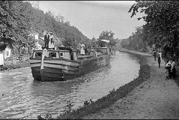 Riding the old time canal boat. (Courtesy National Park Service)