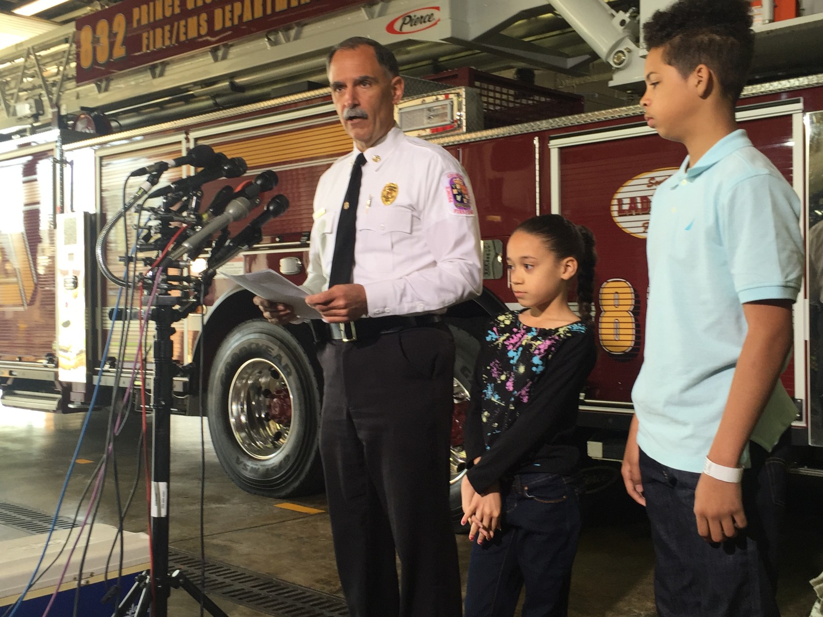 Chief Marc Bashoor praises the composure of Marcus and Aaliyah McCoy. (WTOP/Andrew Mollenbeck)